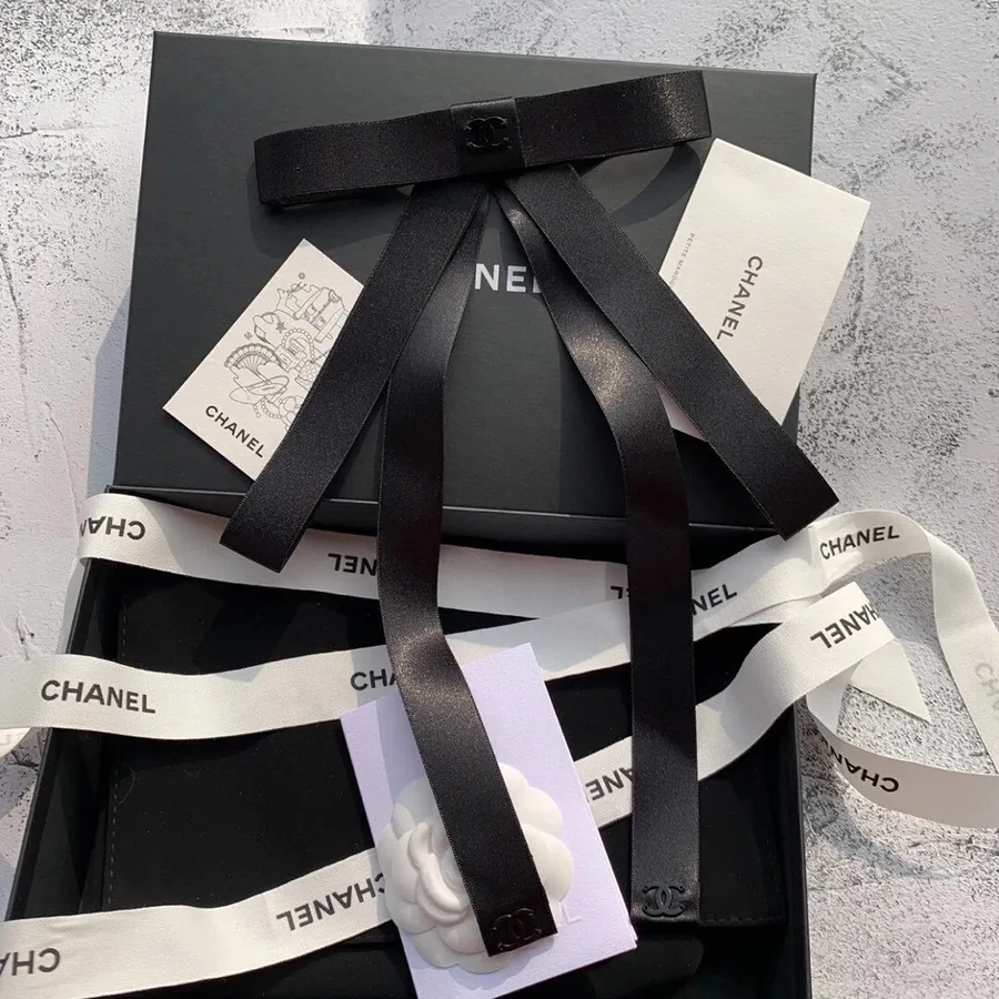 Spona Do Vlasů Chanel Ribbon Kolekce Podzim/zima 2020, černá