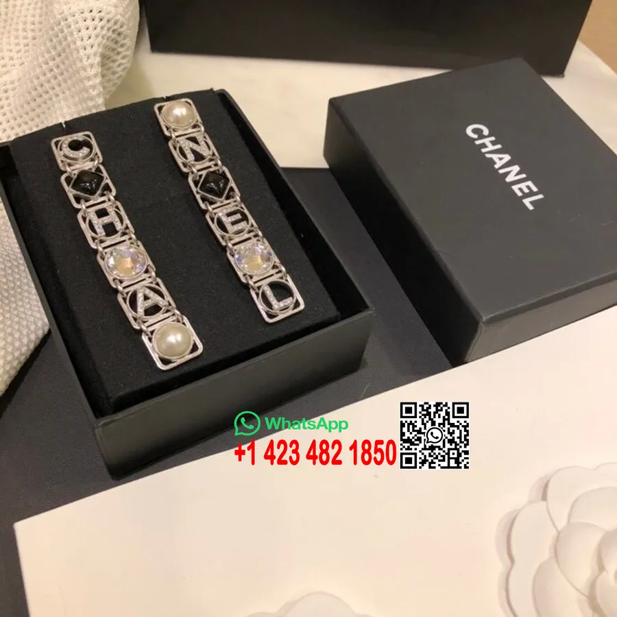 Orecchini Catena Logo Chanel Collezione Primavera/estate 2020 117408, Argento