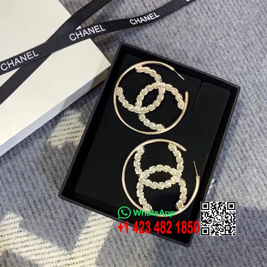 Boucles D'oreilles Créoles Ornées De Cristaux Avec Logo Chanel Cc 97351 Collection Printemps/été 2019, Or