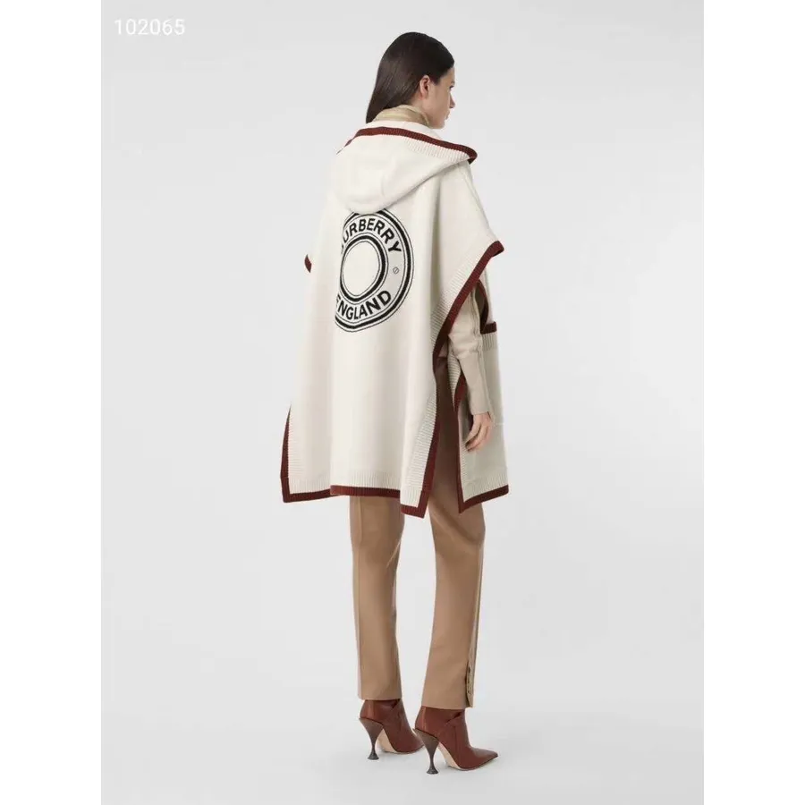 Burberry Logo Grafisk Uld Kashmir Jacquard Cape Sjal/kappe Efterår/vinter 2020 Kollektion, Hvid/tan