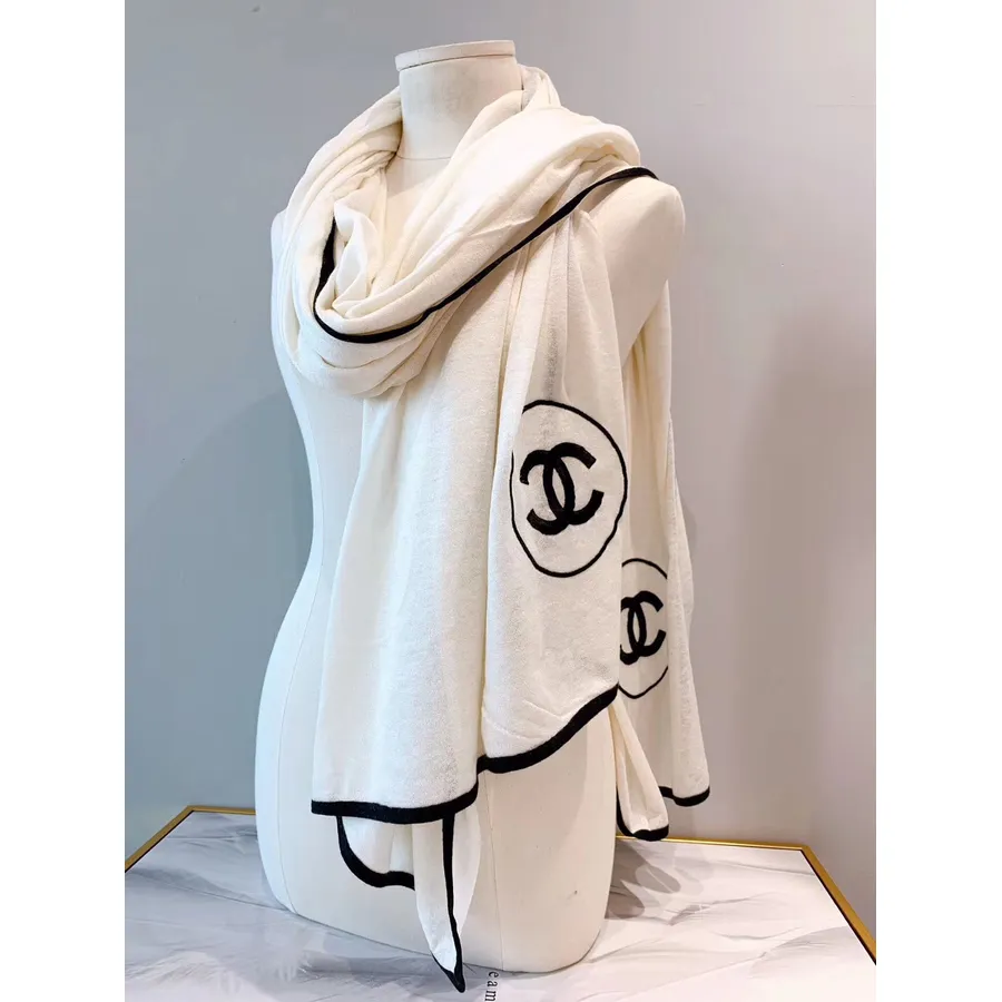 Chanel Cc Logo Kaşmir Eşarp 200cm Sonbahar/kış 2019 Koleksiyonu, Beyaz/siyah