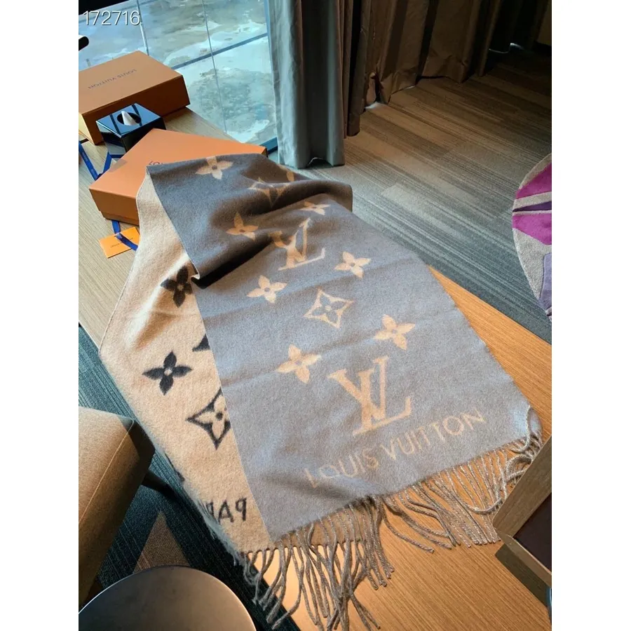 Louis Vuitton Reykjavik Cashmere Shawl Scarf 190cm Fall/Winter 2020 Collection,  Grey/Black