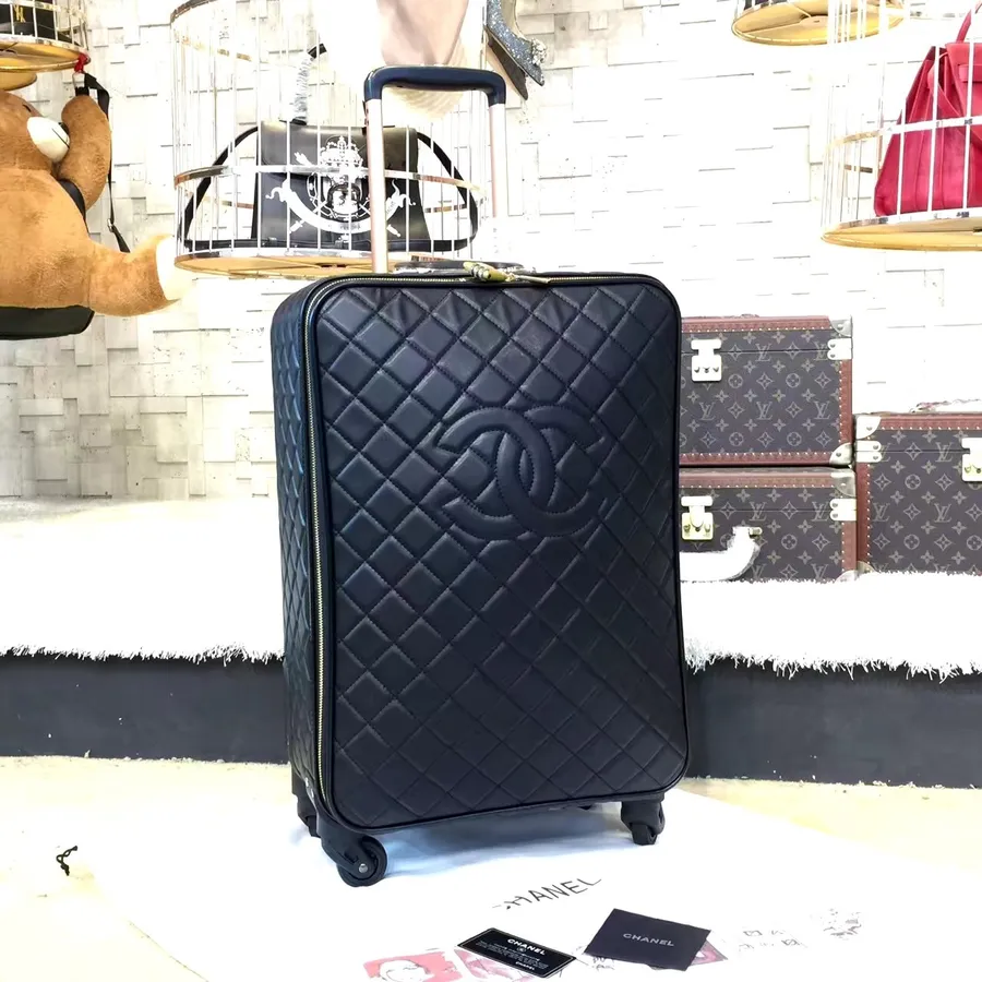 Trolley Da Viaggio Chanel Trolley Da 50 Cm In Pelle Di Agnello Con Hardware Dorato, Collezione Primavera/estate 2019, Nero