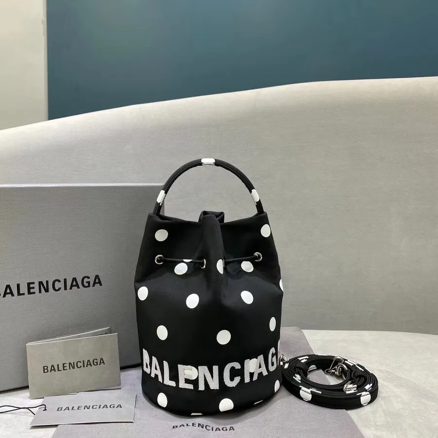 Balenciaga Wheel Xs שרוך תיק דלי בד קולקציית סתיו/חורף 2020, שחור/לבן