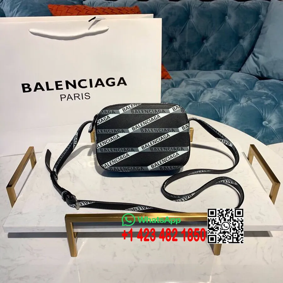 Balenciaga Logotip Ville Camera Xs Torba 18 Cm Zrnato Telečje Usnje Kolekcija Pomlad/poletje 2019, črna