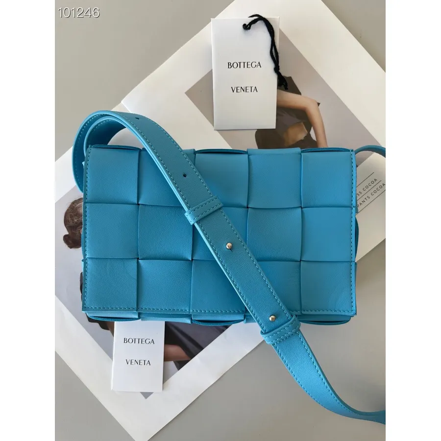 Bottega Veneta Mini Borsa A Cassetta 24cm 578004 Pelle Di Agnello Hardware Argento Collezione Autunno/inverno 2022, Piscina