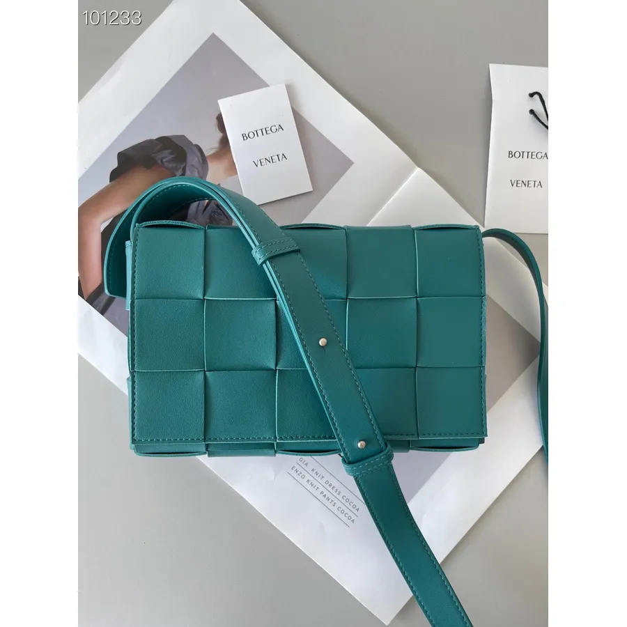 Bottega Veneta Mini Kaset çantası 24cm 578004 Kuzu Derisi Gümüş Donanım Sonbahar/kış 2022 Koleksiyonu, Lagun