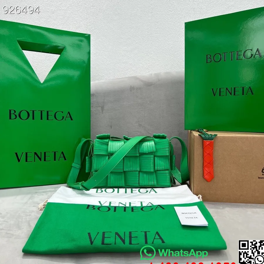 Bottega Veneta касетна чанта 23 см 680698 колекция пролет/лято 2022 г. с ресни от кожа Intreccio, папагал