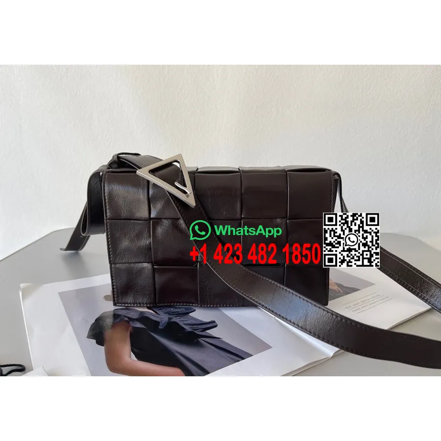 Bottega Veneta Kazettás Táska 24cm 667298 Borjúbőr Ezüst Hardver 2022 Tavaszi/nyári Kollekció, Fekete