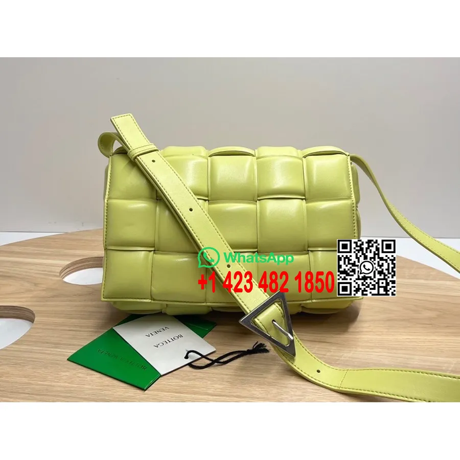 Bottega Veneta Polstret Kassette Skuldertaske 26cm 70094 Sølv Hardware Lammeskind Forår/sommer 2022 Kollektion, Senere