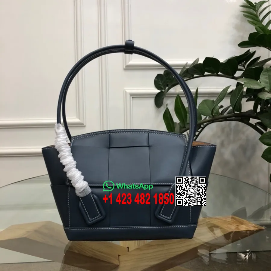 Bottega Veneta Arco Tygväska 38cm 575943 Kalvskinn Vår/sommar 2022 Kollektion, Marinblå/vita Sömmar