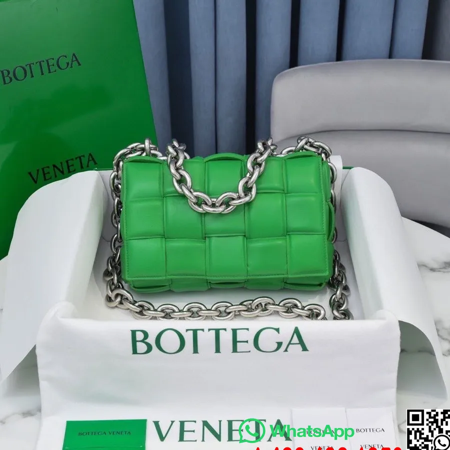 Bottega Veneta подплатена касетна чанта през рамо 26 см 631421 сребърна верижка от агнешка кожа колекция пролет/лято 2022, папаг