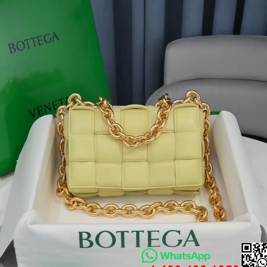 Bottega Veneta Párnázott Kazettás Válltáska 26cm 631421 Báránybőr 2022 Tavaszi/nyári Kollekció, Lámpás