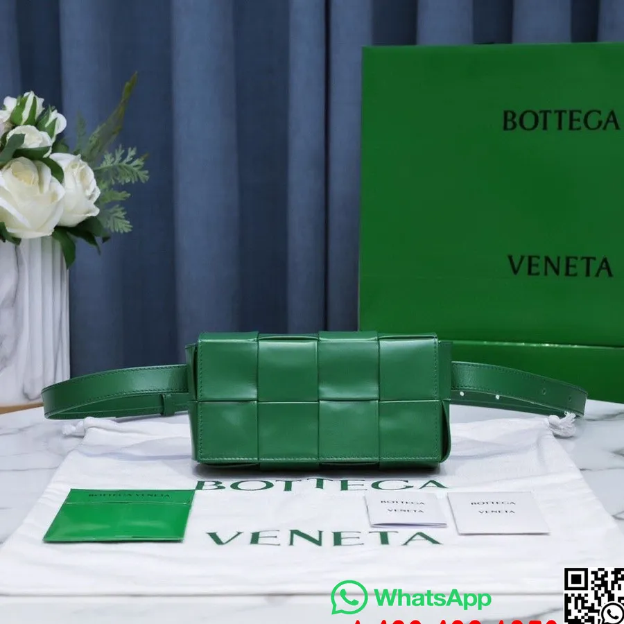 Bottega Veneta Mini Kazettás övtáska 18cm 668572 Báránybőr 2022 Tavaszi/nyári Kollekció, Esőfa