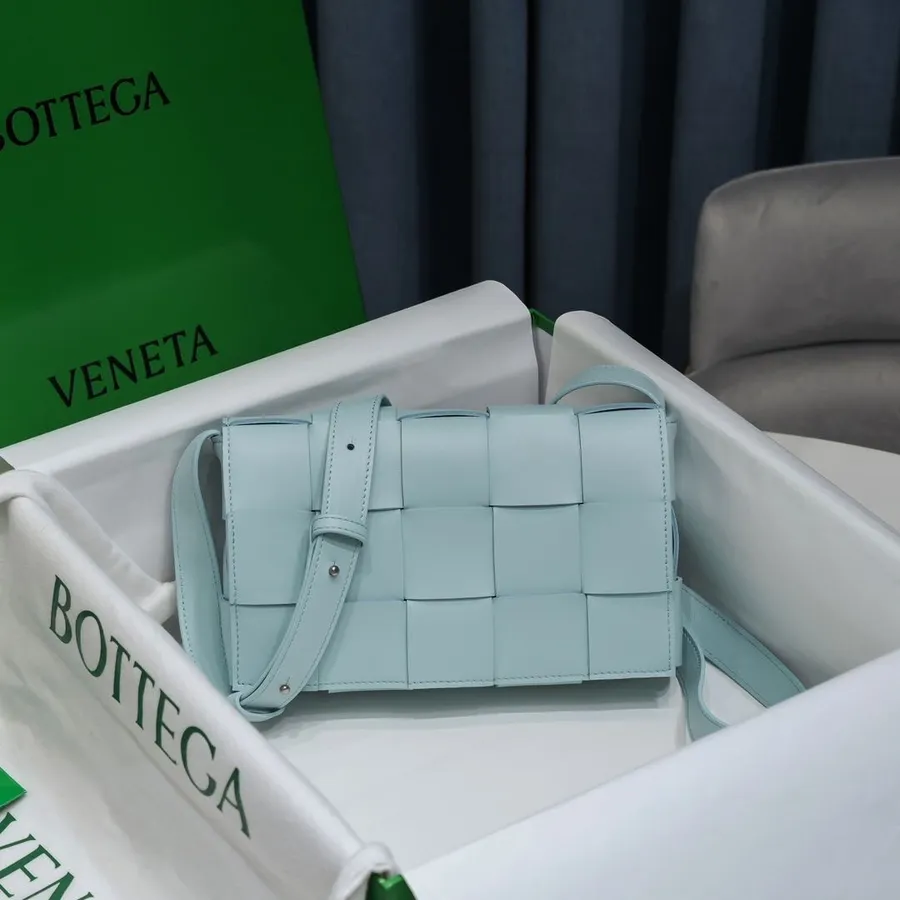 Bottega Veneta Mini Cassette Tas 24 Cm 578004 Lamsleer Collectie Lente/zomer 2022, Teal Gewassen