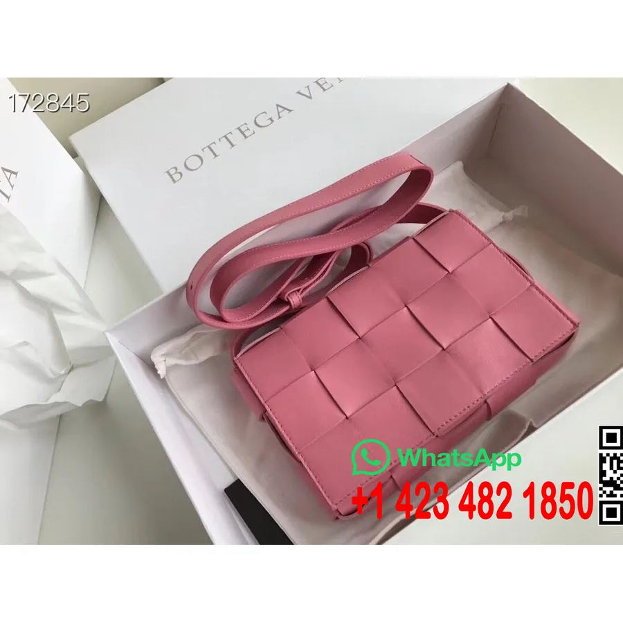 Bottega Veneta Kasettilaukku 24cm 578004 Lampaannahkainen Kevät/kesä 2021 Mallisto, Pinkki