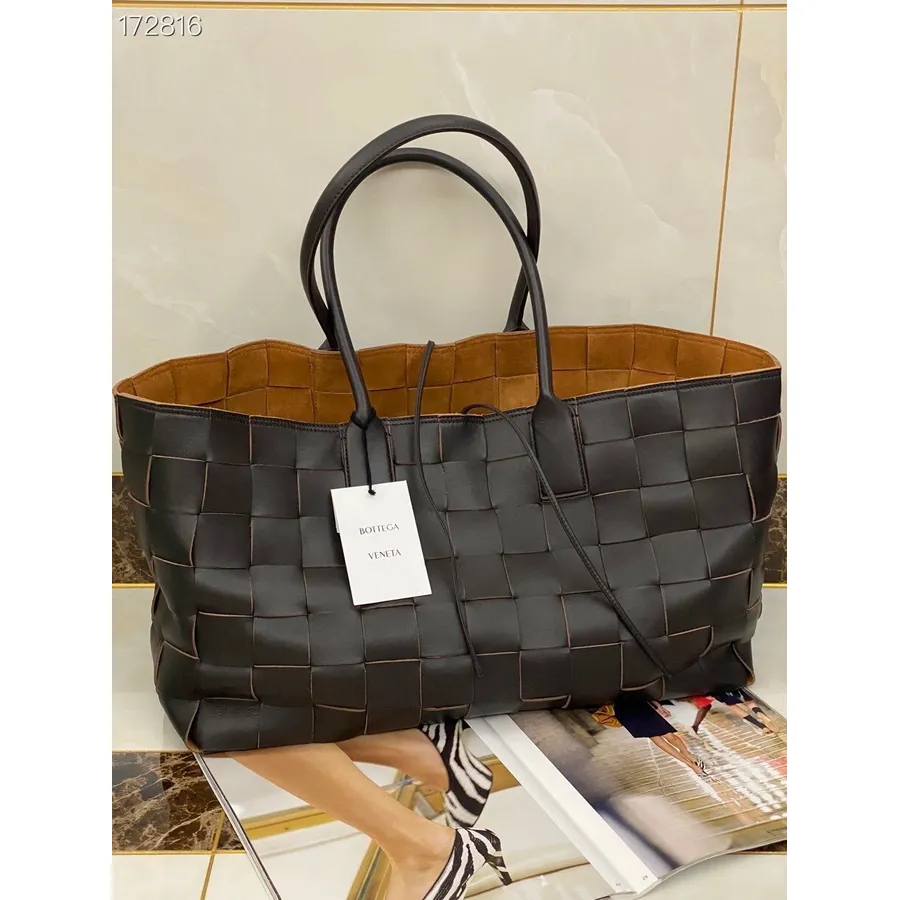 Плетеная сумка-тоут Bottega Veneta 52см 70032 кожа наппа Intrecciato коллекция весна/лето 2021, коричневый