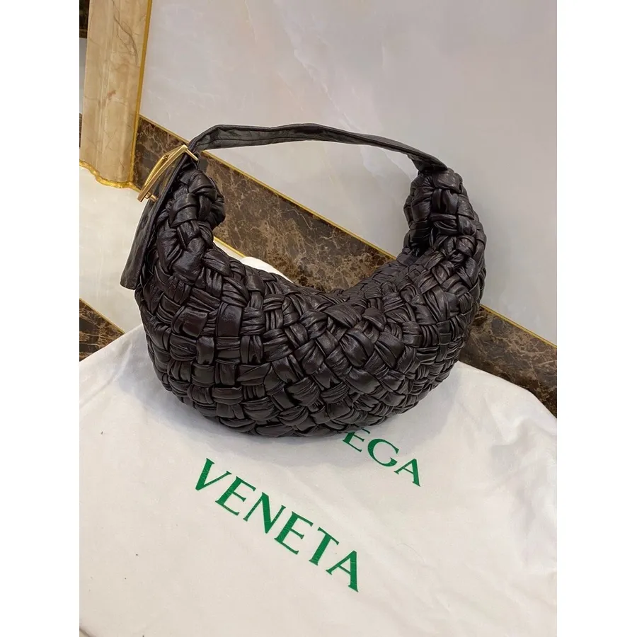 Bottega Veneta Banan Hobo Taske 43 Cm Papir Kalveskind Guld Hardware Efterår/vinter 2020 Kollektion, Brun