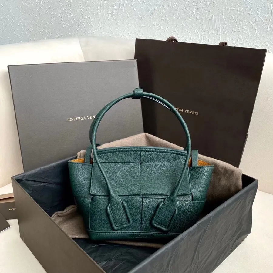 Bottega Veneta Arco 29cm Schoudertas Generfd Kalfsleer Herfst/wintercollectie 2020, Donkergroen