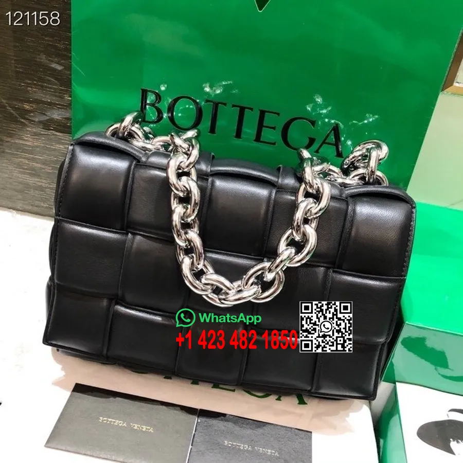 Bottega Veneta τσάντα ώμου με αλυσίδα με επένδυση κασέτας 26cm, δέρμα αρνιού συλλογή φθινόπωρο/χειμώνας 2020, μαύρο