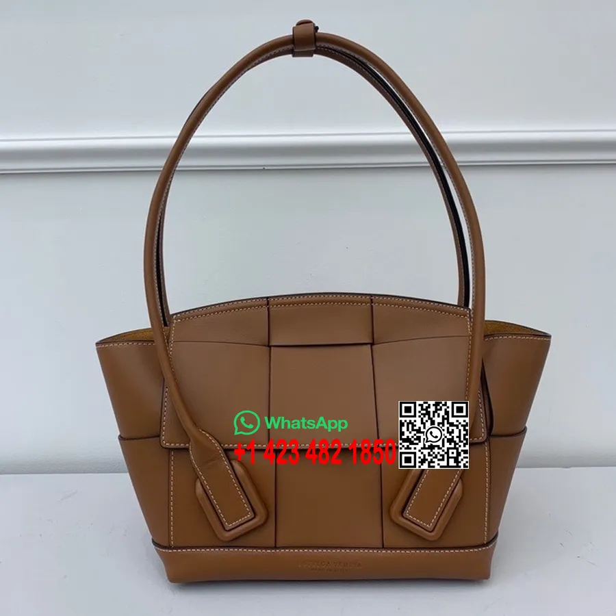 Bottega Veneta Arco Válltáska 33cm Borjúbőr 2020 Tavaszi/nyári Kollekció, Barna