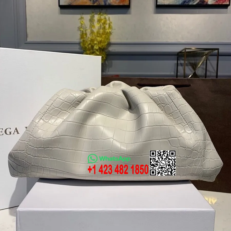 Bottega Veneta The Pouch Bag 38 Cm Krokodil Stamp Telečje Usnje Kolekcija Pomlad/poletje 2020, Bela