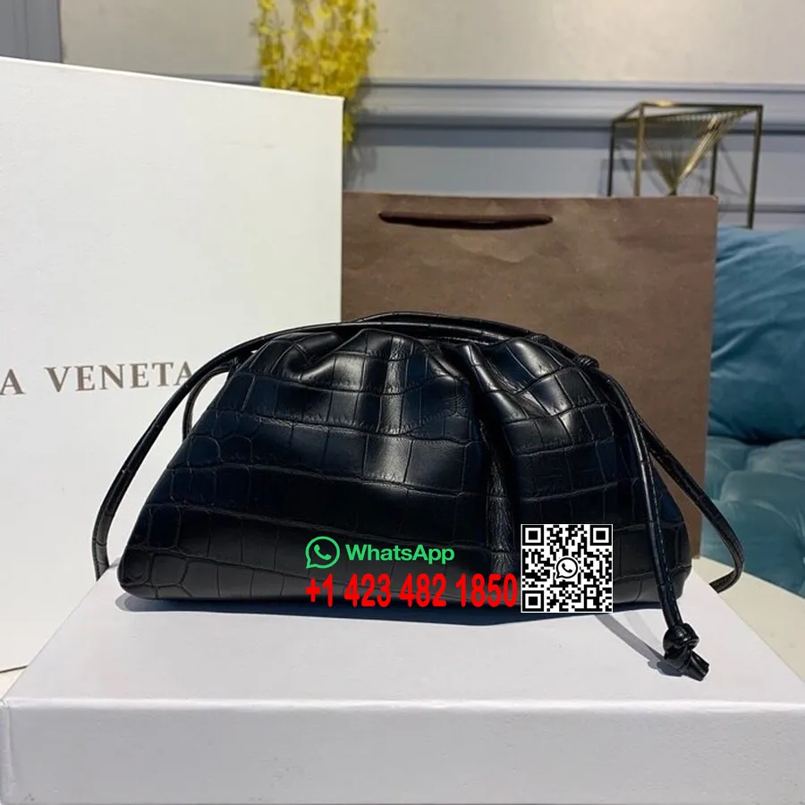 Bottega Veneta The Mini Pouch תיק כתף 22 ס"מ חותמת תנין עור עגל 2020 קולקציית אביב/קיץ, שחור