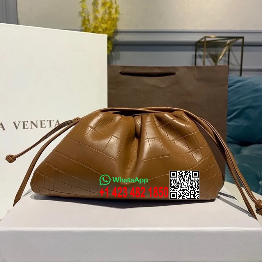 Мини-сумка на плечо Bottega Veneta, 22 см, из телячьей кожи с тиснением под крокодила, коллекция весна/лето 2020, коричневый