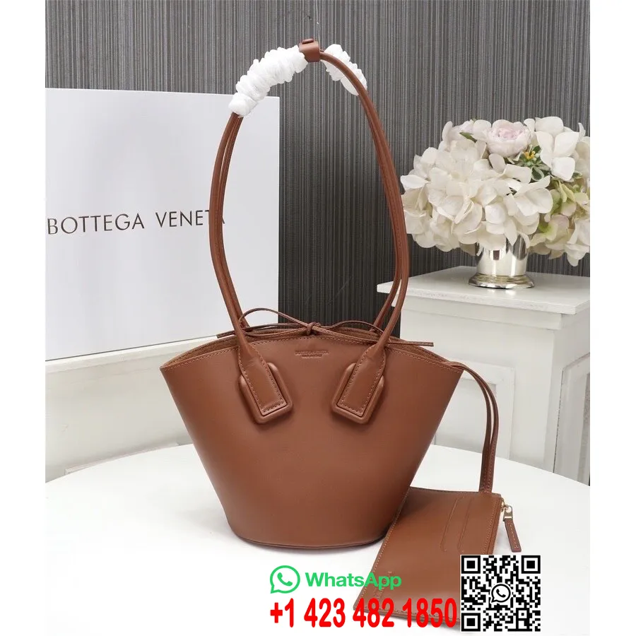 Сумка-тоут Bottega Veneta Mini Basket 28см из телячьей кожи, коллекция весна/лето 2020, коричневый