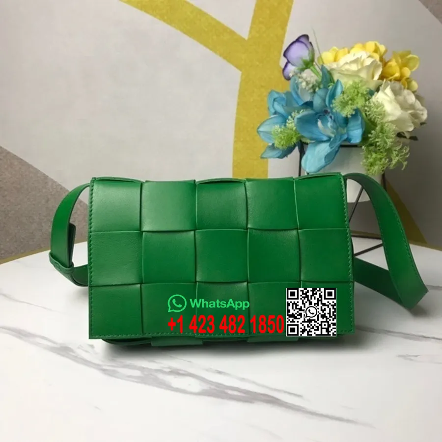 Bottega Veneta Bolsa De Ombro Cassete 24cm Couro De Bezerro Coleção Primavera/verão 2020, Verde