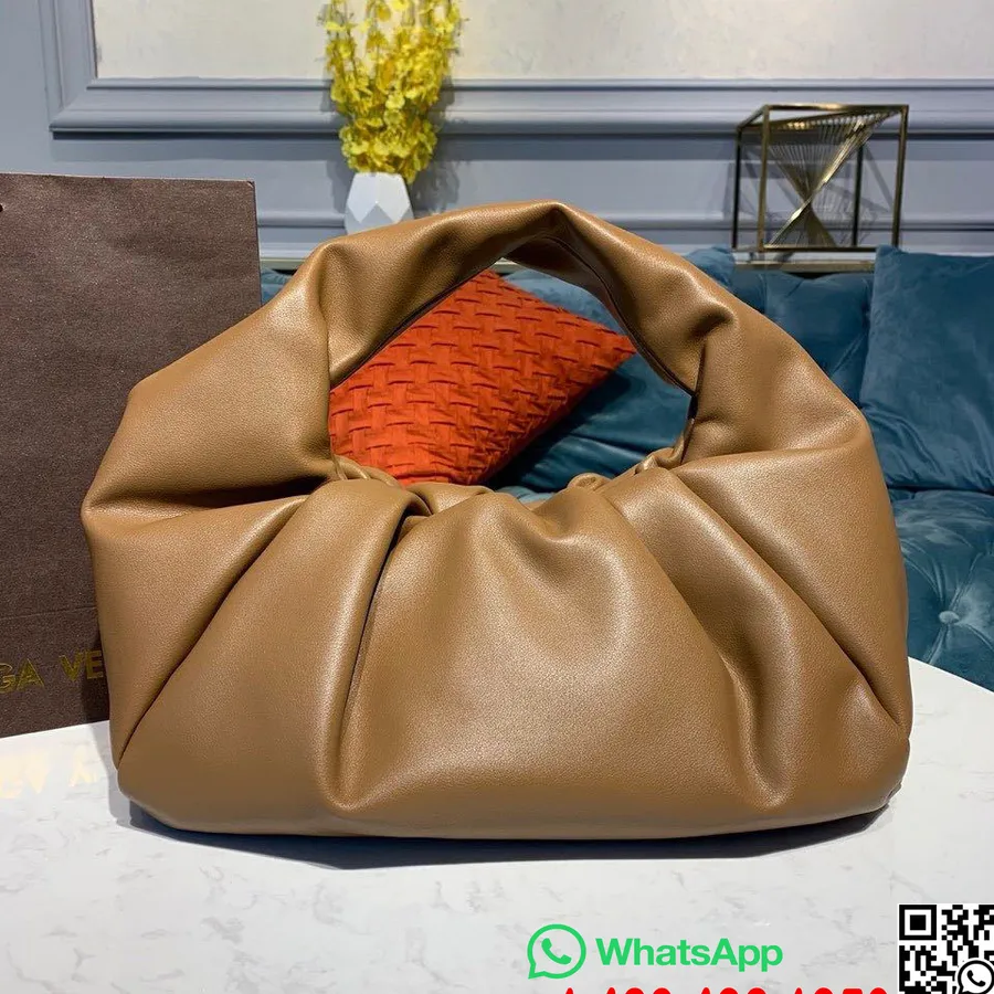 Bottega Veneta A Válltáska Croissant Táska 40 Cm-es Rugalmas Borjúbőr Arany Hardver 2020 Tavaszi/nyári Kollekció, Cammel