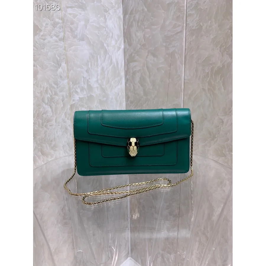 Bvlgari Serpenti Forever Crossbody Táska 25cm B37044 Borjúbőr őszi/téli 2022 Kollekció, Zöld/zöld Malachit