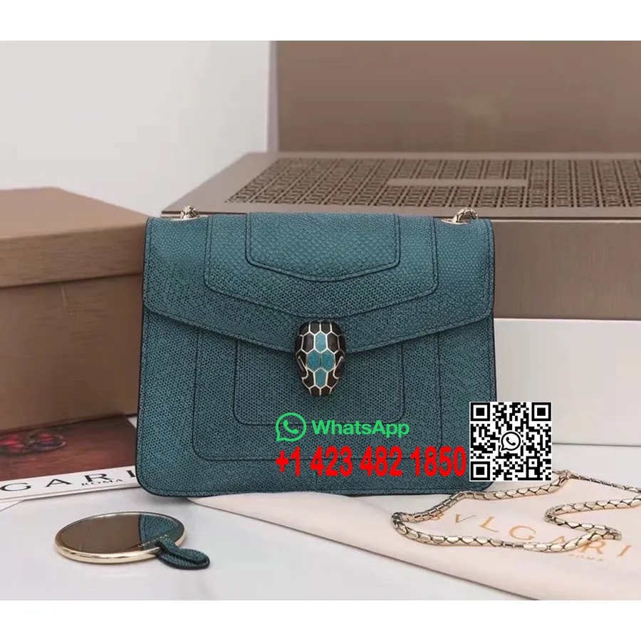 Bvlgari Serpenti Forever Petit Sac Bandoulière 20 Cm Cuir De Karung Métallisé Collection Printemps/été 2022, Vert émeraude