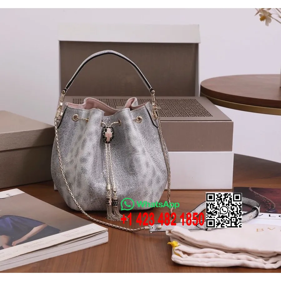 Bvlgari Serpenti Forever Bucket Bag 18cm Carung Skin Carung מטאלי קולקציית אביב/קיץ 2022, חלבי אופל בז'