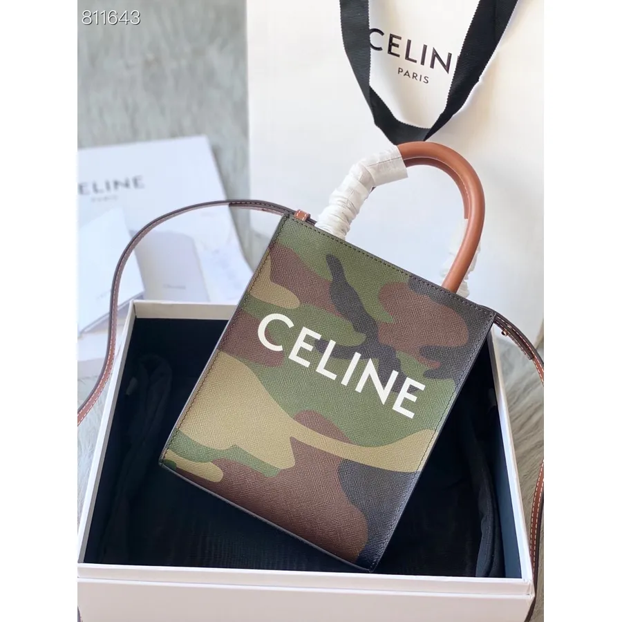 Geantă Tote Mini Celine Triomphe 18 Cm Piele De Vițel Colecția Primăvară/vară 2022, Verde/brun