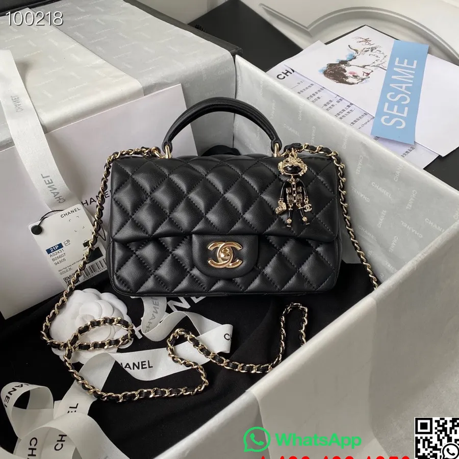 Chanel Mini Klappkott ülemise Käepidemega 20cm As2431 Lambanahast Sügis/talv 2022 Kollektsioon, Must