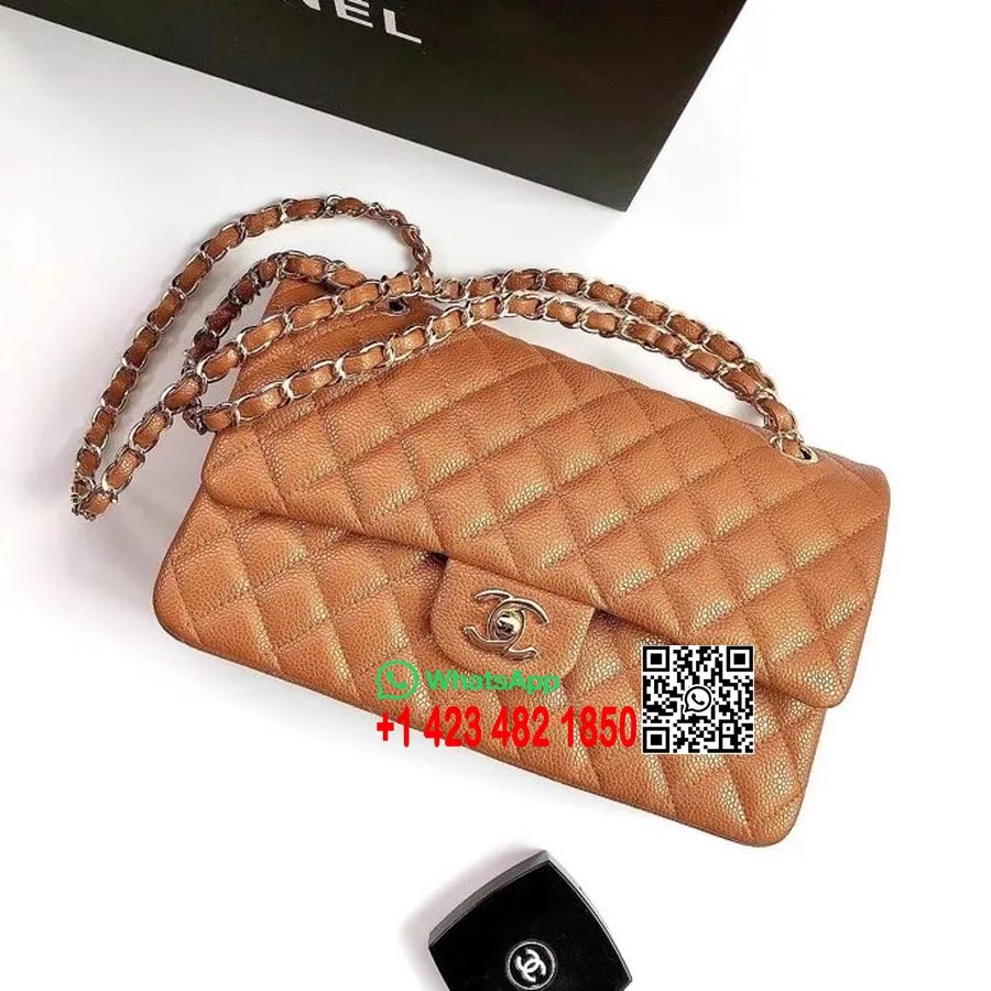 Chanel Sac à Rabat Classique 25cm As1112 Matériel Doré Cuir De Veau Grainé Collection Printemps/été 2022, Marron