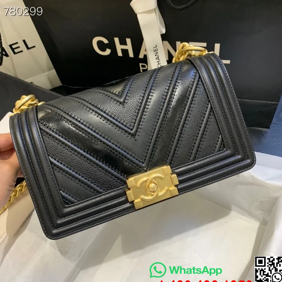 Chanel Chevron Izšūšanas Soma Zēnam 25cm As67086 Zelta Aparatūra Kaviāra āda 2021 Rudens/ziemas Kolekcija, Melna