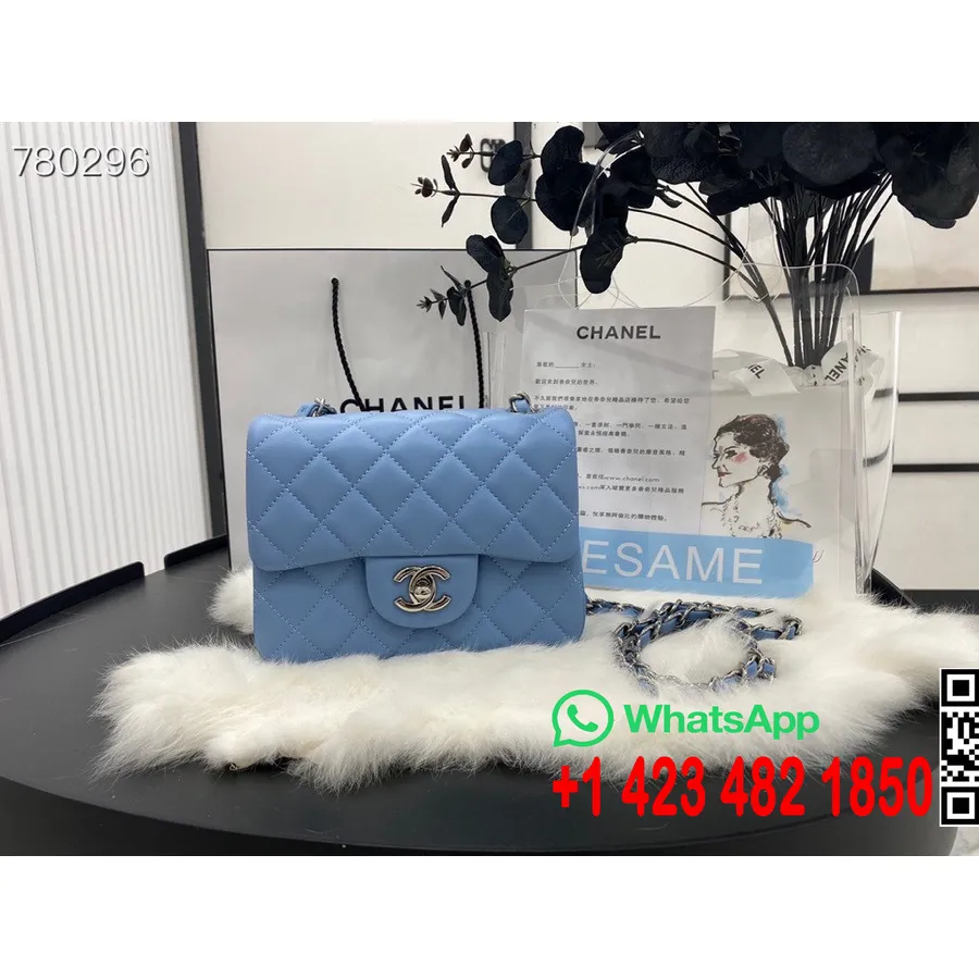 Мини-сумка Chanel с клапаном 22 см As1115, серебристая фурнитура из кожи ягненка, коллекция осень/зима 2021, синий