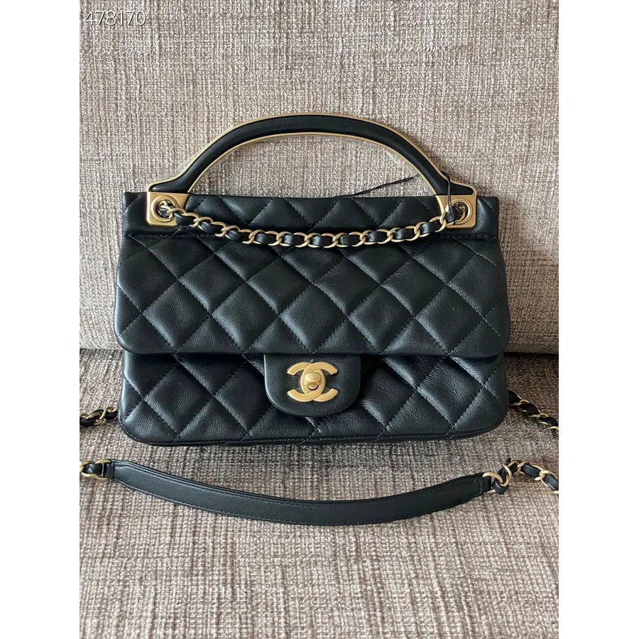 Chanel Kapaklı çanta 24cm Kuzu Derisi Altın Donanımı İlkbahar/yaz 2021 Koleksiyonu, Siyah