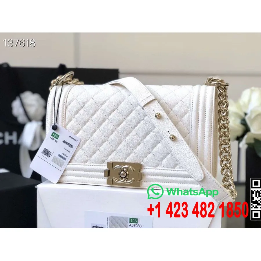 Сумка Chanel Leboy 25см из черной кожи с серебристой фурнитурой, коллекция весна/лето 2020, белый