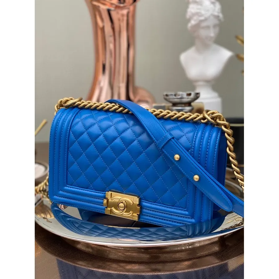 Chanel Leboy Tas 25cm Lamsleer Goud Hardware Lente/zomer 2020 Collectie, Elektrisch Blauw