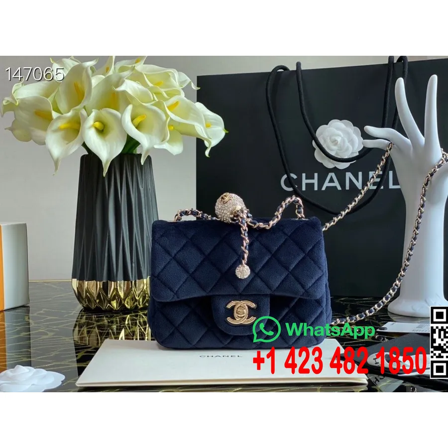 Chanel Klassikaline Klappkott 18cm Cc Detailidega Rihma Peal Läikiv Kuld Riistvara Samet/lambanahk Sügis/talv 2