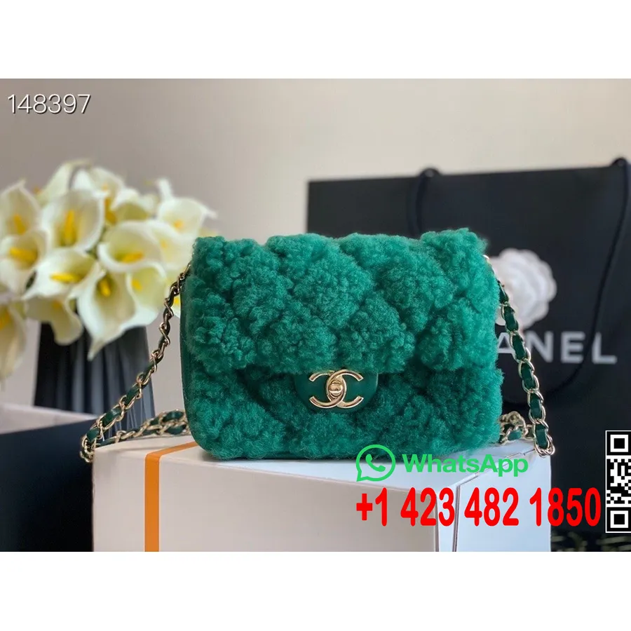 Chanel чанта с капак 20 см овча кожа колекция есен/зима 2020, зелена