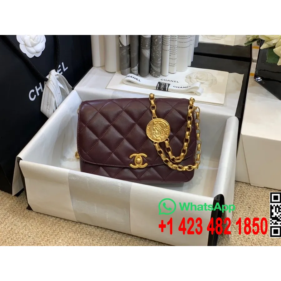 Sac Bandoulière Chaîne Orné Chanel 22 Cm Cuir D'agneau Matériel Doré Collection Automne/hiver 2020, Bordeaux