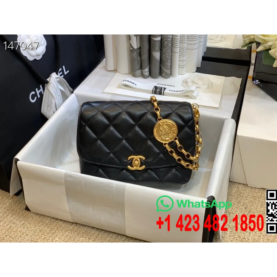 Sac Bandoulière Chaîne Orné Chanel 22 Cm Cuir D'agneau Matériel Doré Collection Automne/hiver 2020, Noir