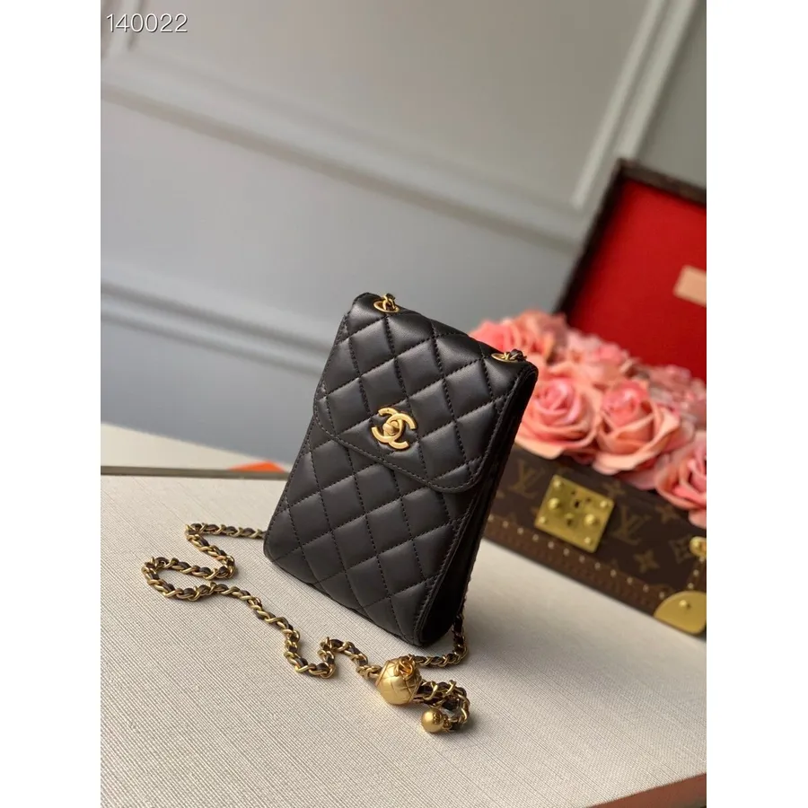 Bolsa Porta-telefone Chanel Com Corrente Charmosa Com Detalhes Cc Na Alça Bolsa 18 Cm Couro De Pele De Cordeiro Com Detalhes Dou