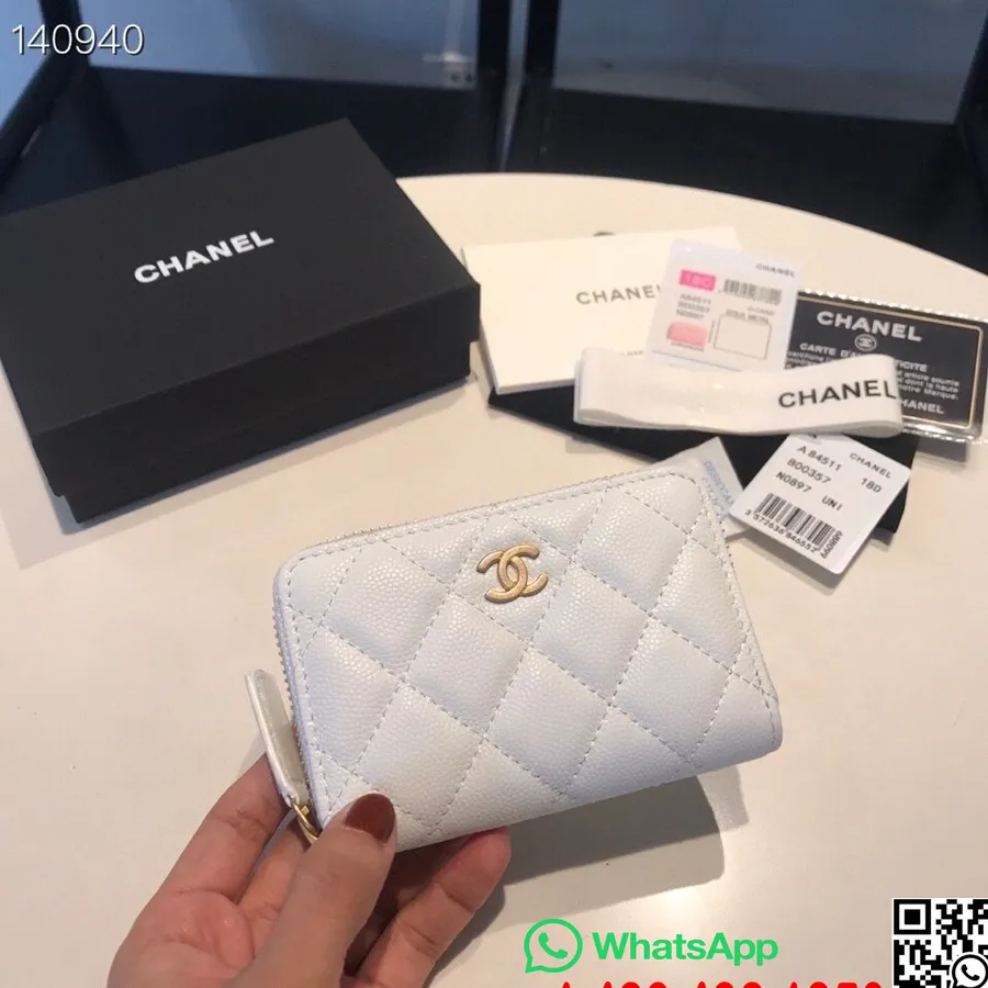 Cartera Compacta Con Cremallera De Chanel, 12 Cm, Herrajes Dorados, Piel De Caviar, Colección Otoño/invierno 2020, Blanco