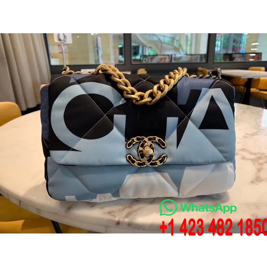 Chanel Silk 19 Kapaklı Çanta 26cm İlkbahar/yaz 2020 Koleksiyonu, Mavi/siyah/beyaz/pembe