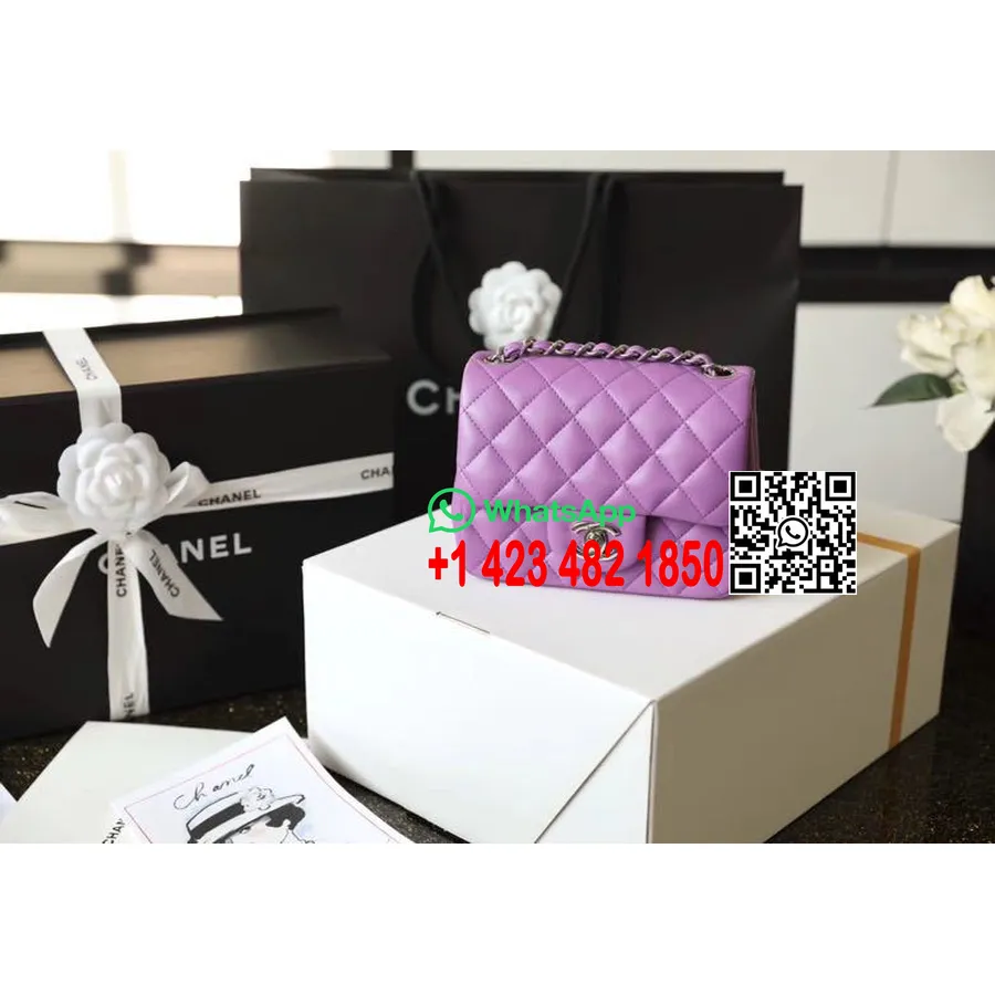 Chanel Bolso Mini Clásico Con Solapa 18 Cm Herrajes Dorados Piel De Cordero Colección Primavera/verano 2020, Violeta